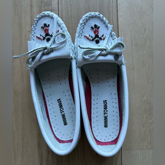 Minnetonka Shoes - Minnetonka White Beaded Moccasins Loafers Free People Anthropologie